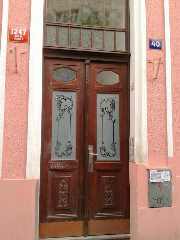 Apartment Sense Of Zizkov Praga Exterior foto
